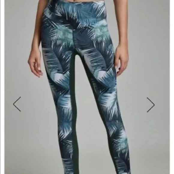 L’Urv Tropical Print Leggings - Picture 2 of 8
